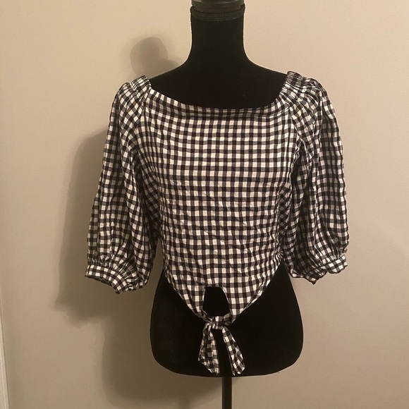 Forever 21 Tops - Forever 21 Black and White Gingham Crop Top
